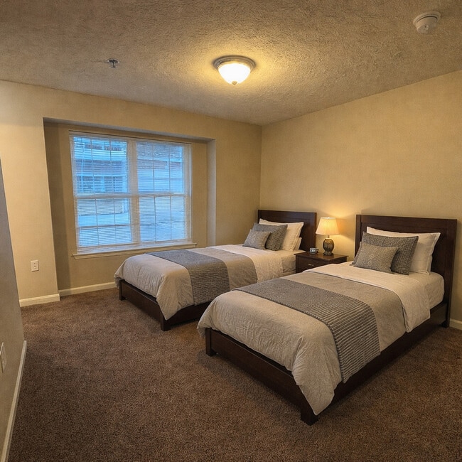 Building Photo - 900 on Park