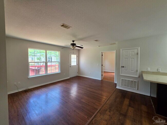 Building Photo - 8510 Pond Ave