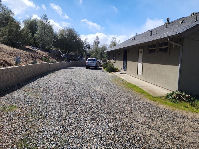 Foto del edificio - 12504 Sierra Way