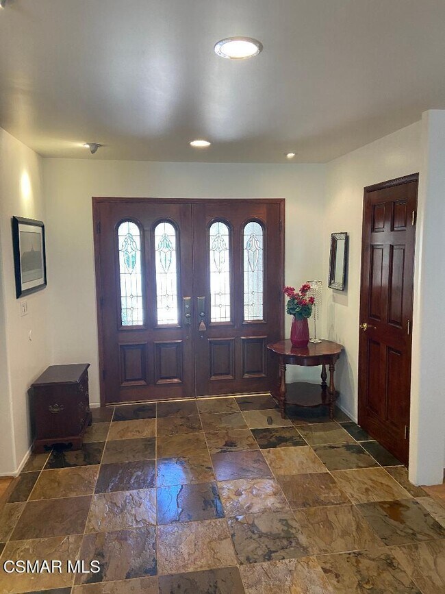Foto del edificio - 2141 Basswood Ct