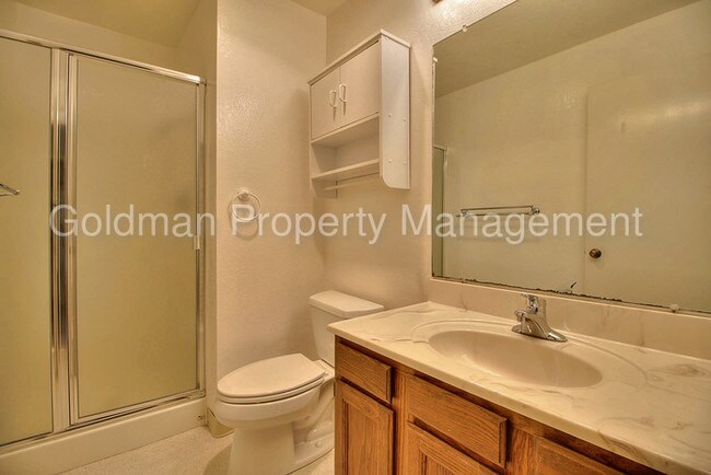 Building Photo - 585 Hawthorne St