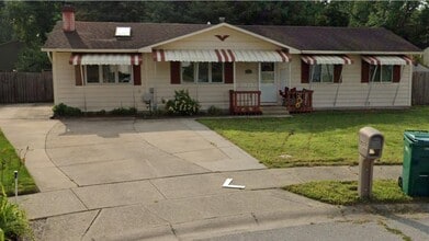 Building Photo - 1350 Providence Ct