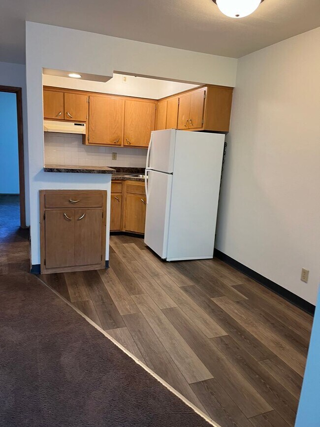 Building Photo - Cozy 1 Bedroom Apartment