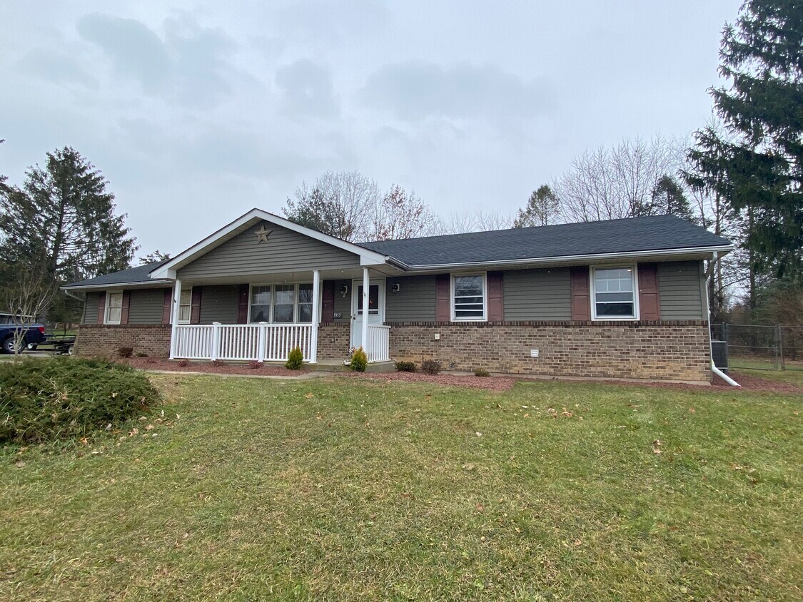 Primary Photo - 6108 Lone Pond Ln