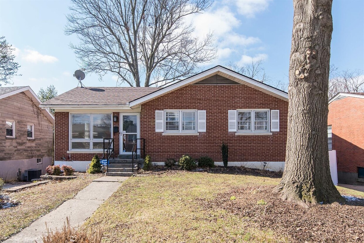 2092 St Christopher Dr, Lexington, KY 40502 House for Rent in