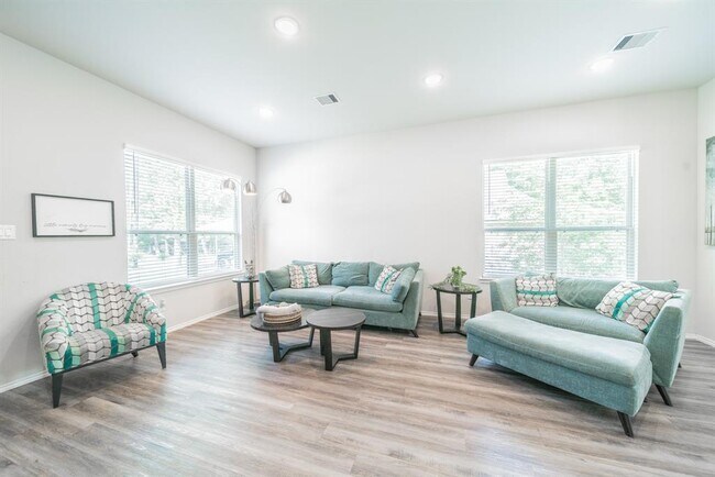 Building Photo - 1206 Oxon Run