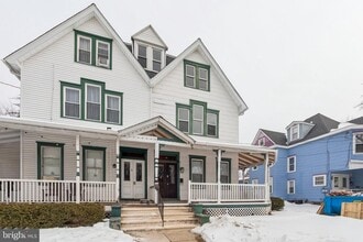 Building Photo - 11 Lexington Ave