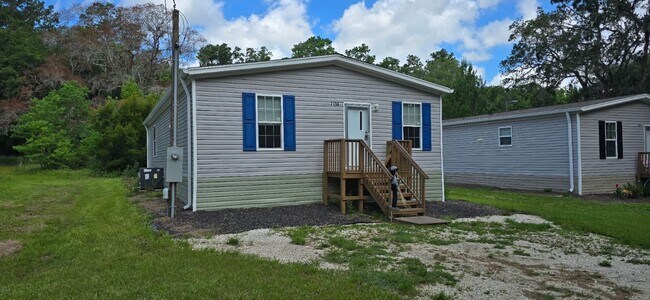 Building Photo - 3/2 Brooksville Available Now !