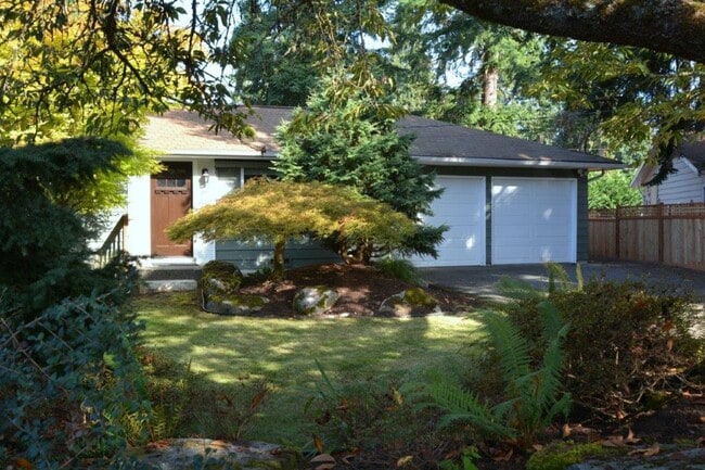 Quiet Kirkland Rambler - Quiet Kirkland Rambler House