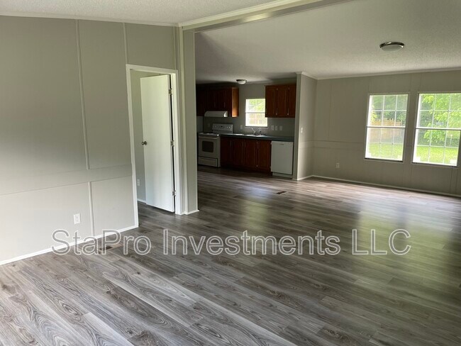 Building Photo - 154 Henry Rd
