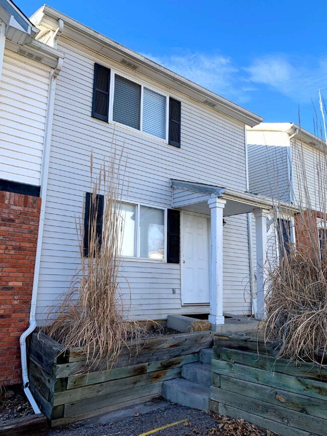 Building Photo - 1700 Erin Ct
