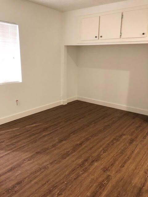 Bedroom - 916 N Screenland Dr