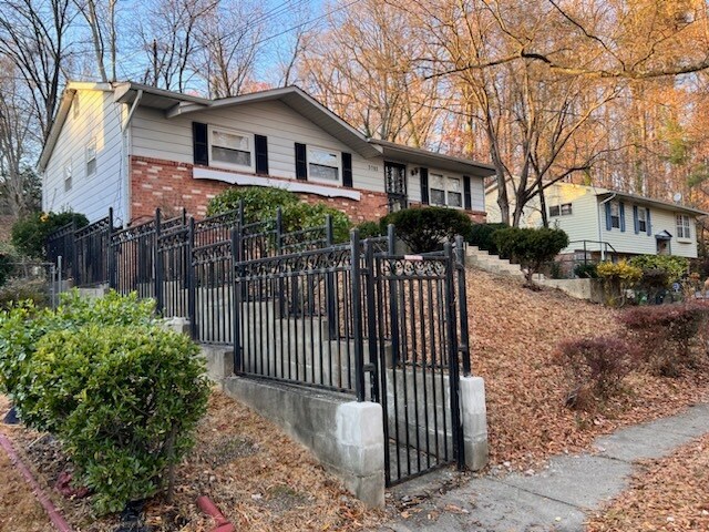 Primary Photo - 3703 Walnut Ln