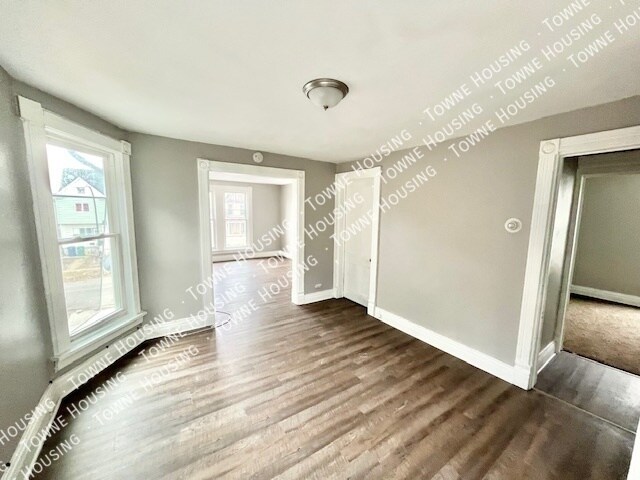 Building Photo - 305 15th St