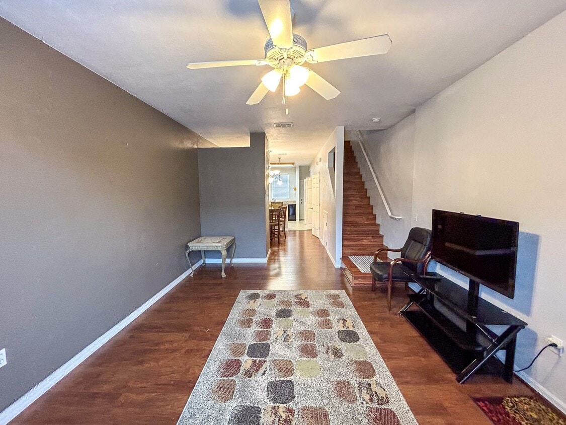 Primary Photo - Kensington North #1403