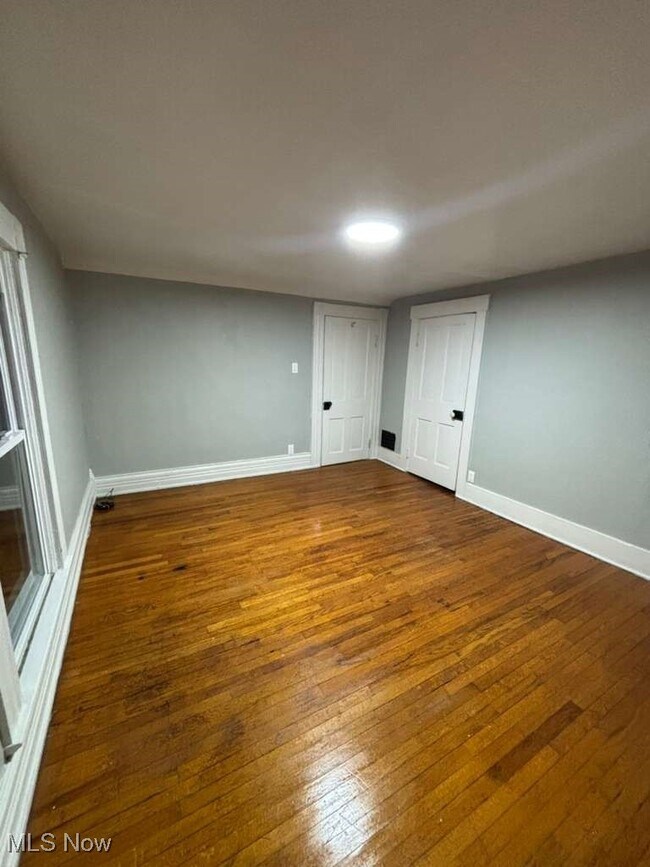 Foto del edificio - 371 N Mulberry St