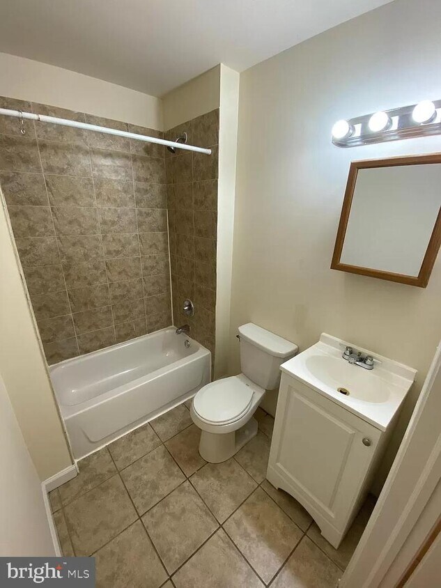 Primary Photo - 5535 Elmwood Ave
