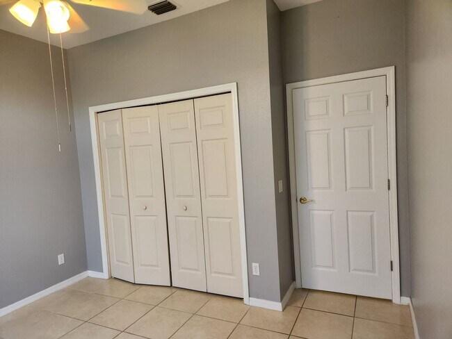 Building Photo - 1742 Emerald Cove Cir