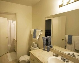 Building Photo - 7007 Inglewood Ave