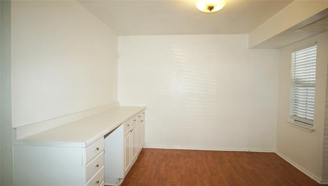 Building Photo - 2428 Sunflower Dr