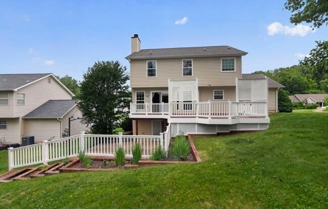 Building Photo - 37 Thornberry Ln