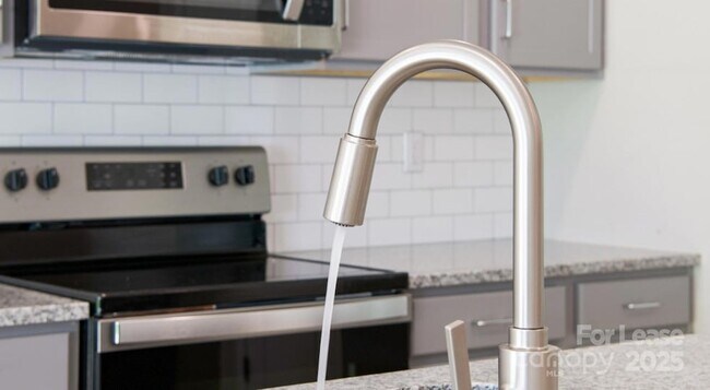 Building Photo - 1018 Catalyst Blvd