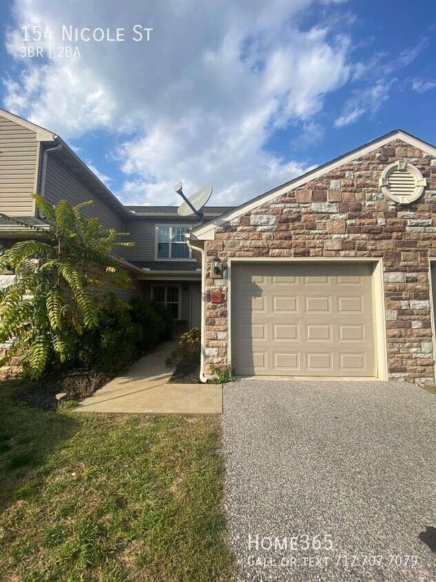 Primary Photo - Three Bedroom Townhome with Garage