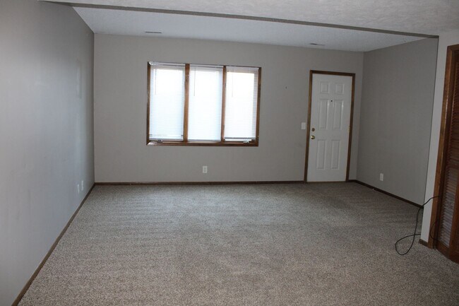Foto del edificio - 8501 Morning Glory Ln
