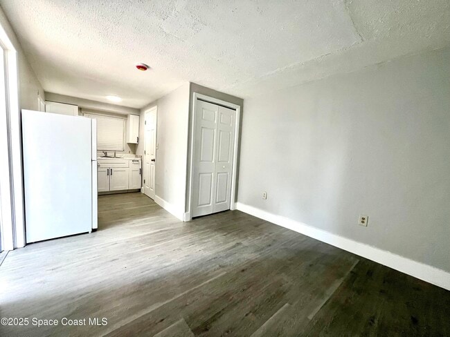 Building Photo - 426 Dummitt Ave
