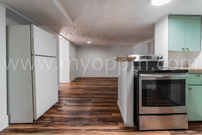 Foto del edificio - 4824 Webster St