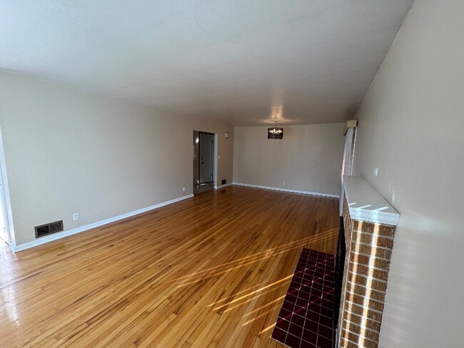 Foto del edificio - 825 E 35th Ave