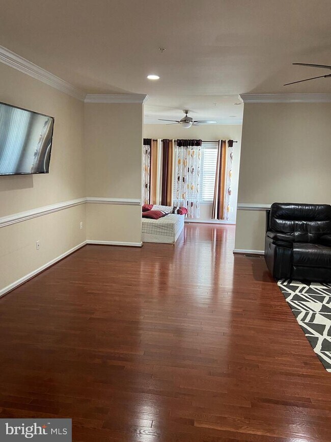 Foto del edificio - 7861 River Rock Way