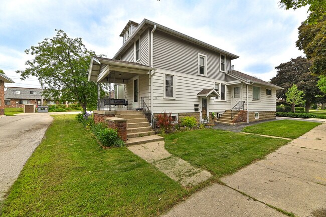 Side View of Building - 3375 S 98th St