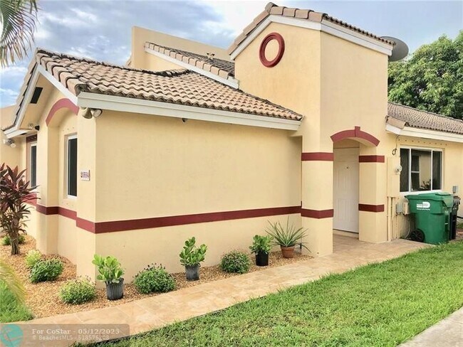 Building Photo - 20554 SW 93rd Ave