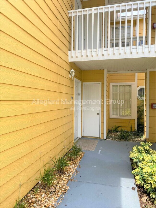 Foto del edificio - 8722 Rain Forest Pl