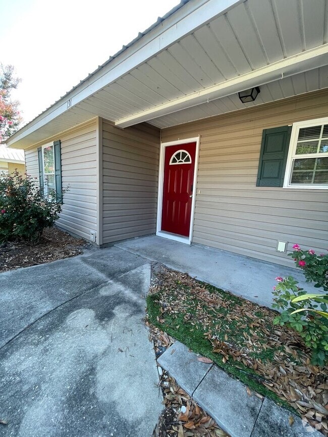 Building Photo - 191 Leeswood Cir