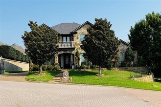 Building Photo - 9129 Nob Hill Dr