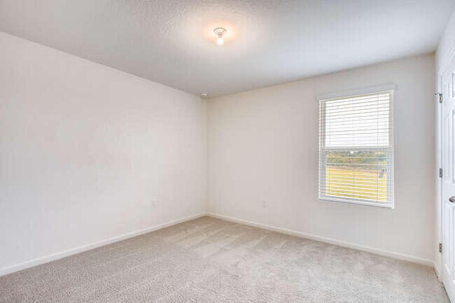 Foto del edificio - 6455 NW Castlebrook Ave