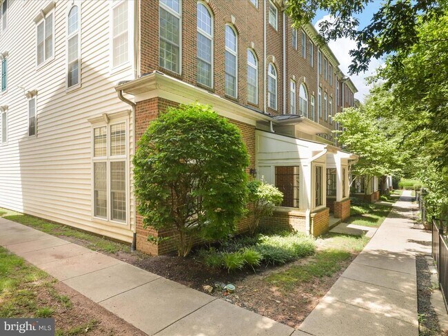 Foto del edificio - 12458 Liberty Bridge Rd