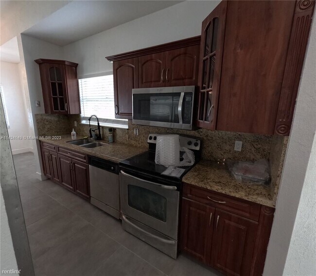 Foto del edificio - 3 br, 2 bath House - 1211 SW 84th Ter