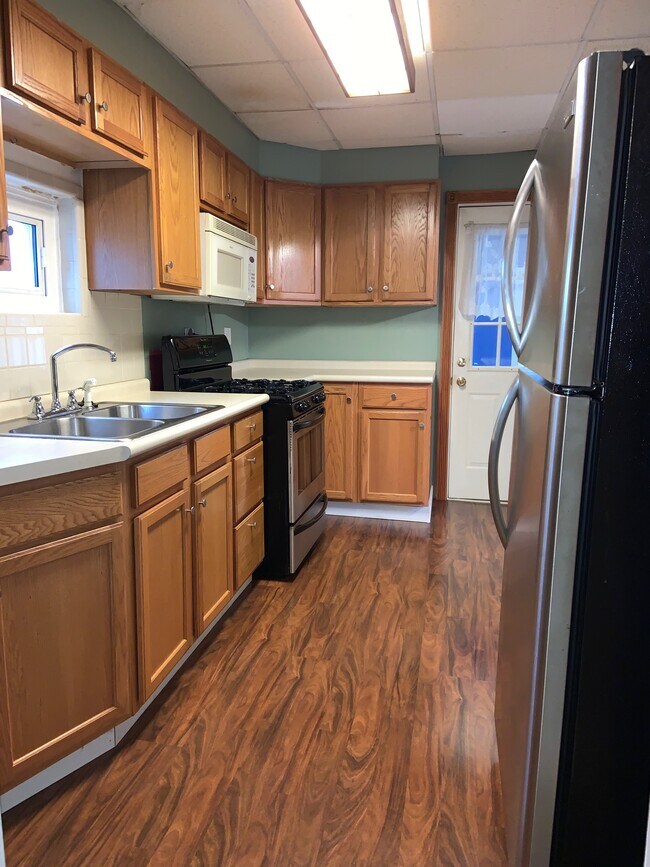 Building Photo - 2439 Perry St