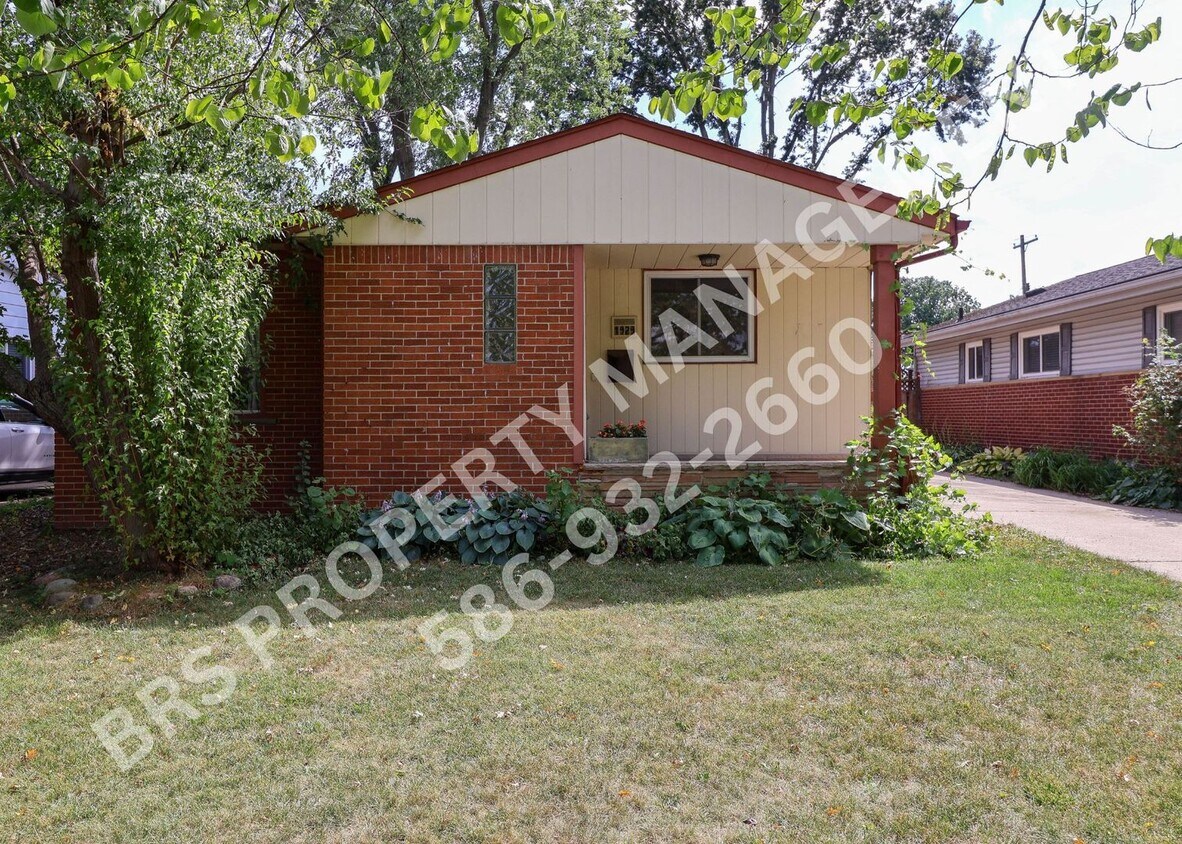 Foto principal - 3 Bedroom 2 bathroom house in Royal Oak.