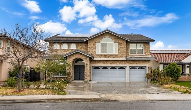 Building Photo - 14964 Pepperdine Dr