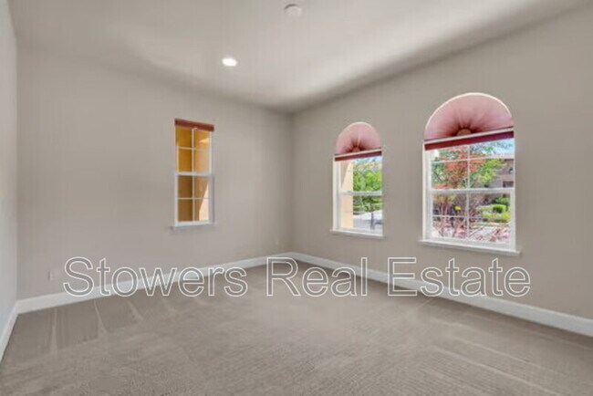 Foto del edificio - 521 N Miraloma Ct