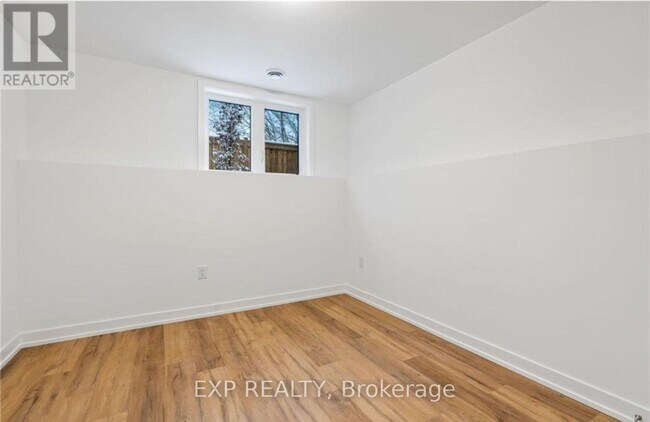 Photo du bâtiment - 781 Clare Ave