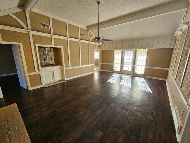 Building Photo - 8141 Misty Meadows Ln