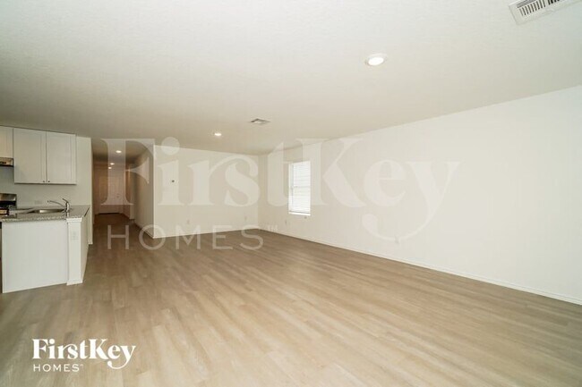 Foto del edificio - 5409 Basil Chase