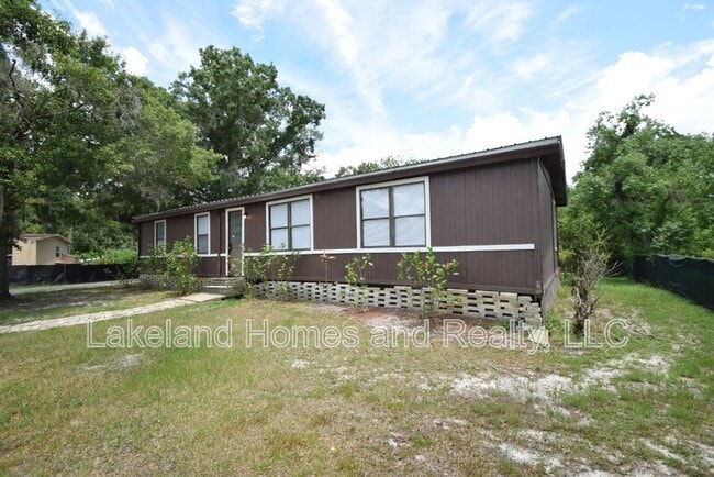 Building Photo - 2416 Kyle St