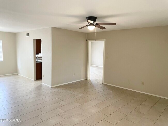 Foto del edificio - 4640 W Ruth Ave