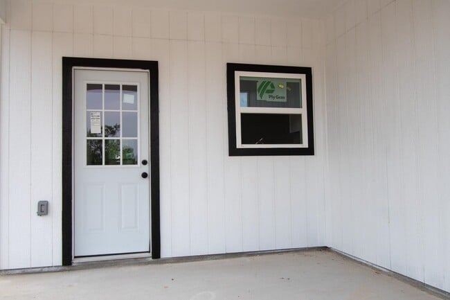 Building Photo - 1105 W Martin St